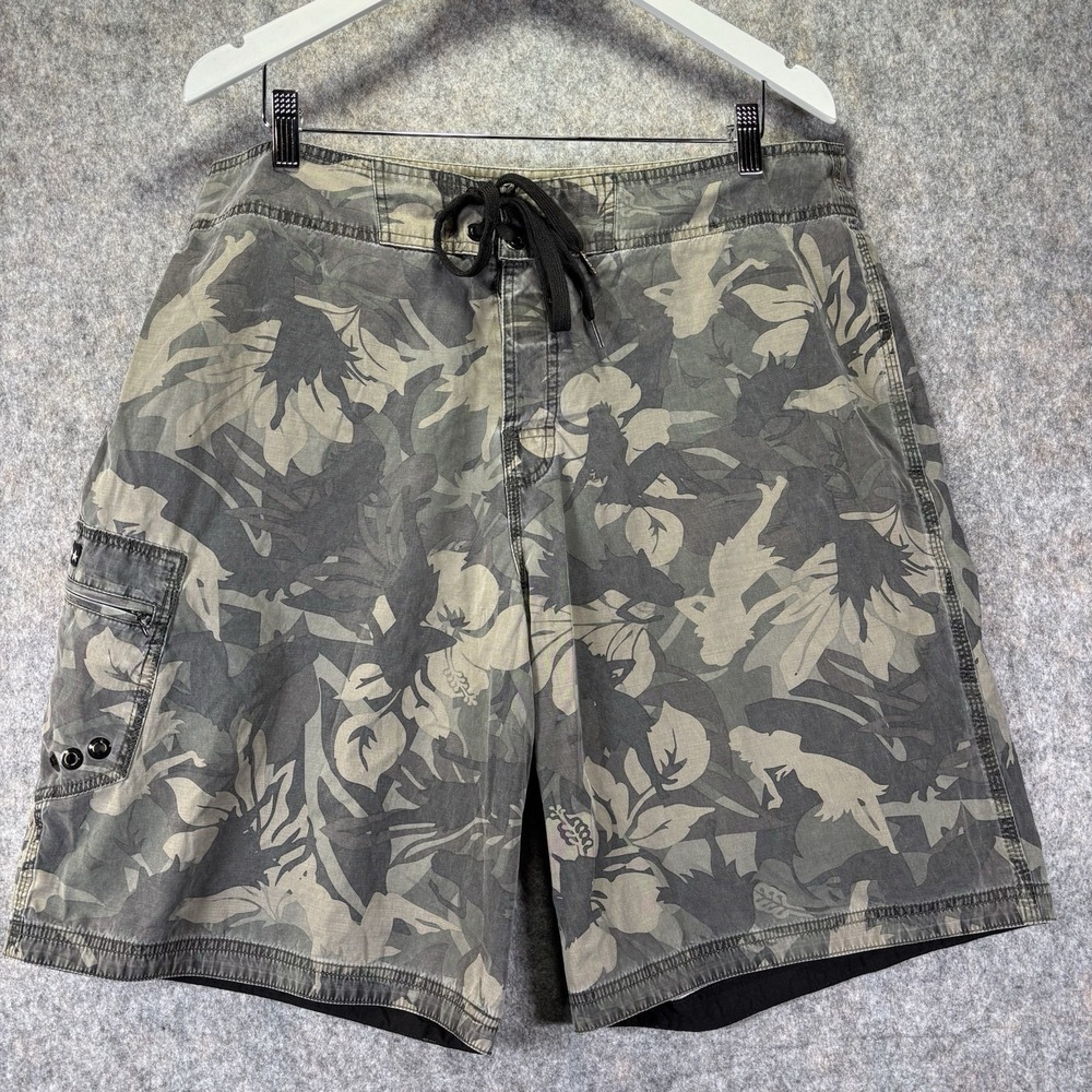 Crazy Shirts Hawaii Hulaflage Camo‎ Green Floral Mens Board Shorts Size 38 Surf